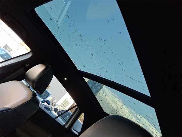 Certified 2022 Volkswagen Atlas Cross Sport SE image 15