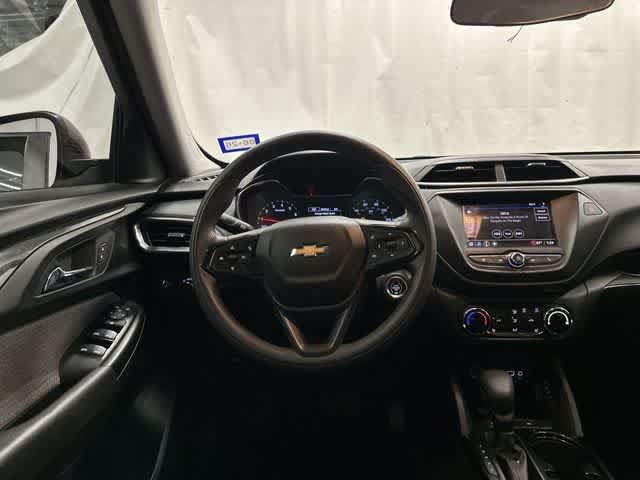 Used 2023 Chevrolet TrailBlazer LT FWD image 13