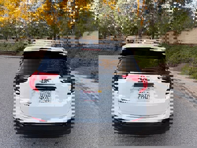 Used 2020 GMC Terrain SLE w/ Elevation Edition image 5