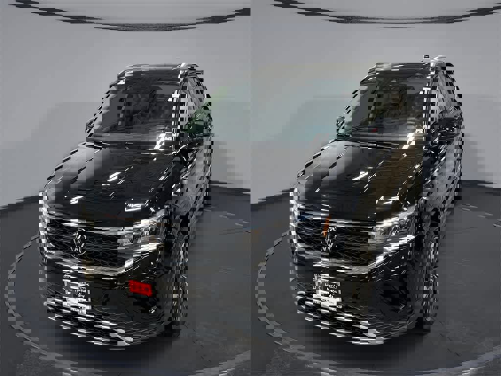 Used 2023 Volkswagen Taos SE w/ Panoramic Sunroof Package image 1