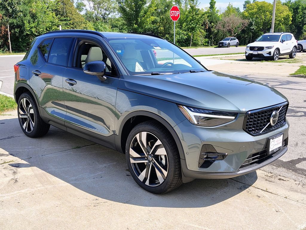 New 2026 Volvo XC40 B5 Ultra w/ Protection Package Premier AWD/4WD image 4
