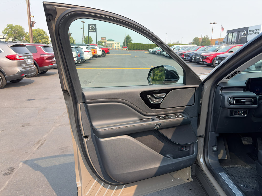 New 2026 Lincoln Aviator AWD image 10