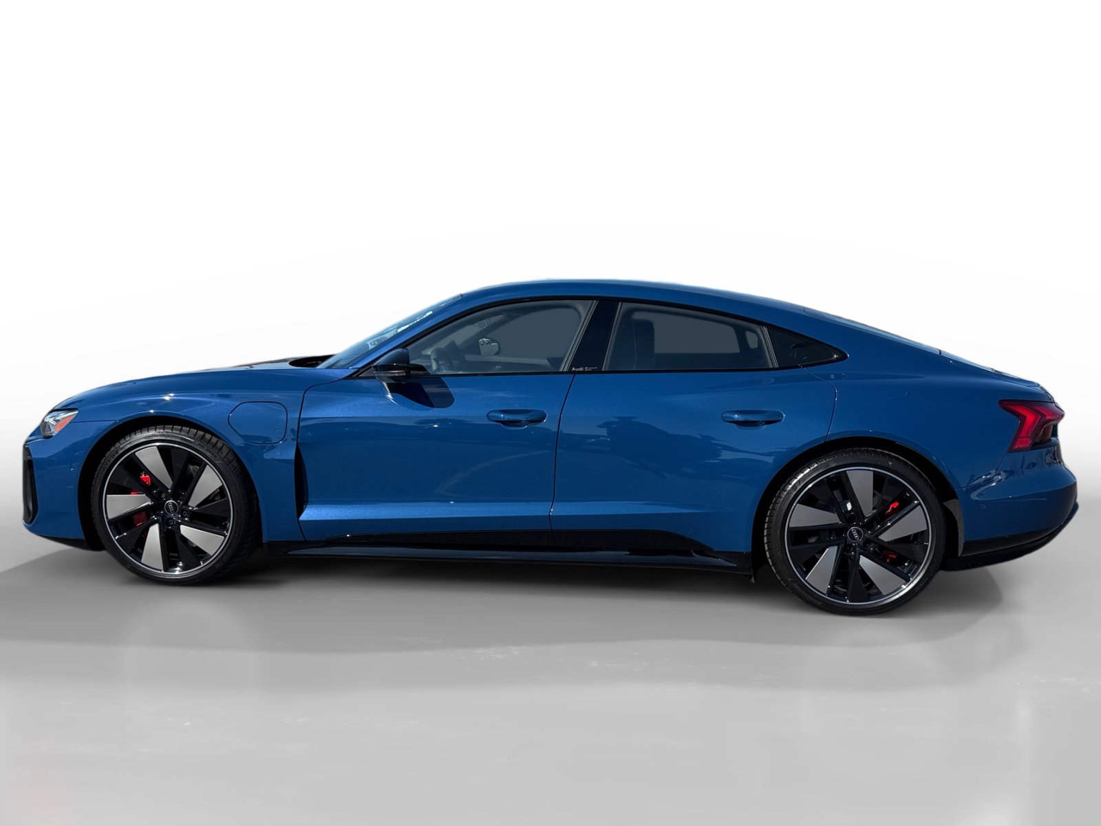 New 2026 Audi S e-tron GT Prestige image 2