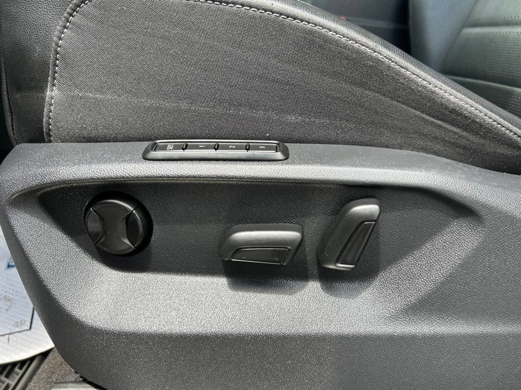 Used 2019 Volkswagen Atlas SEL Premium AWD/4WD image 16