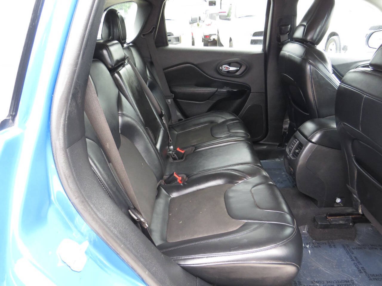 Used 2020 Jeep Cherokee Latitude Plus FWD image 11