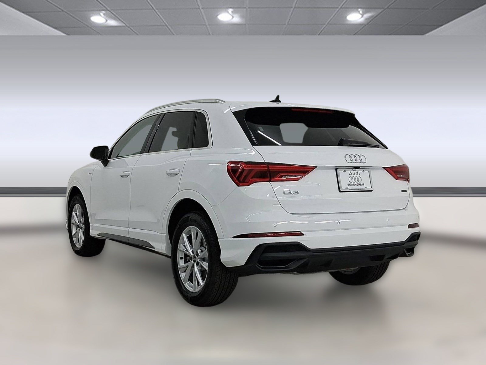 Used 2025 Audi Q3 2.0T Premium w/ Convenience Package AWD/4WD image 3