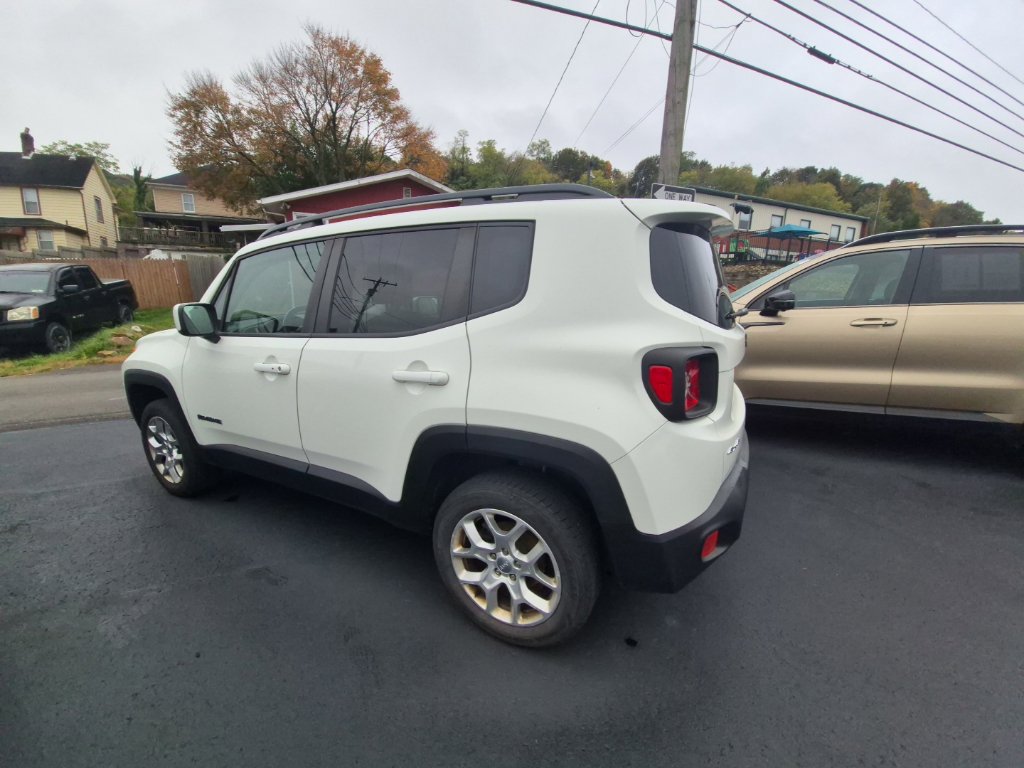 Used 2016 Jeep Renegade Latitude w/ Cold Weather Group AWD/4WD image 5