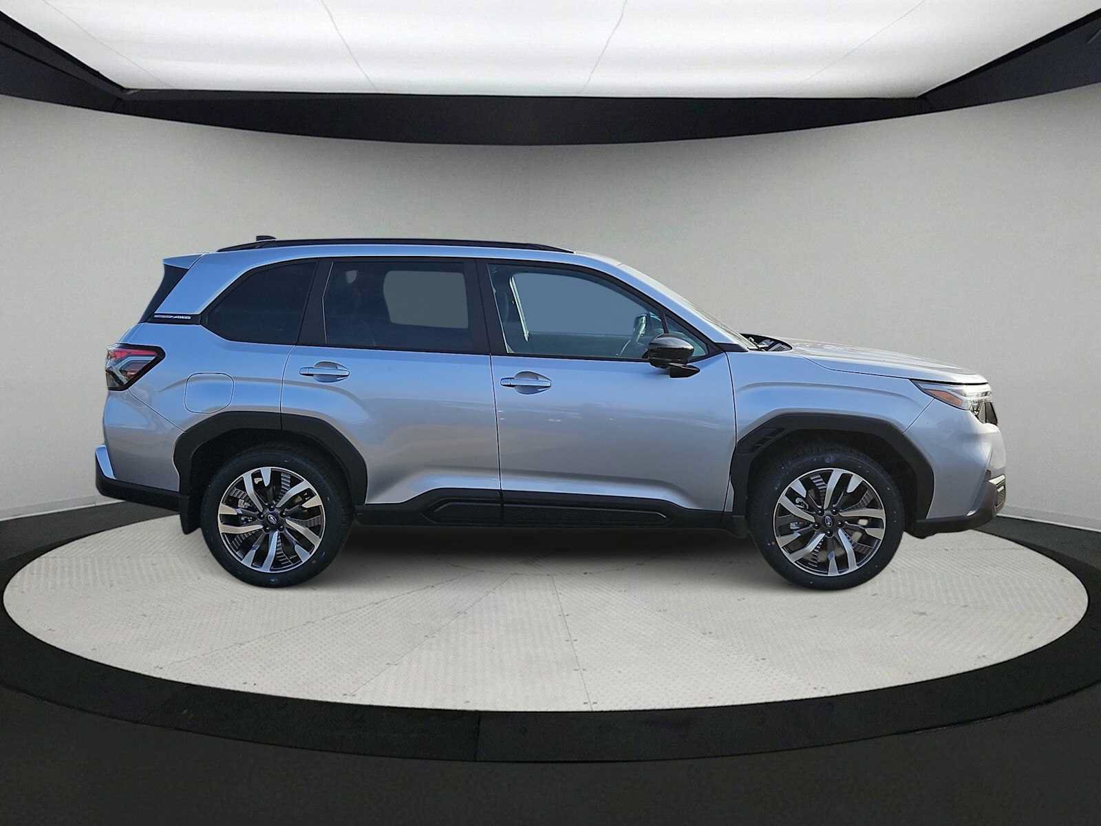Used 2026 Subaru Forester Touring AWD/4WD image 9