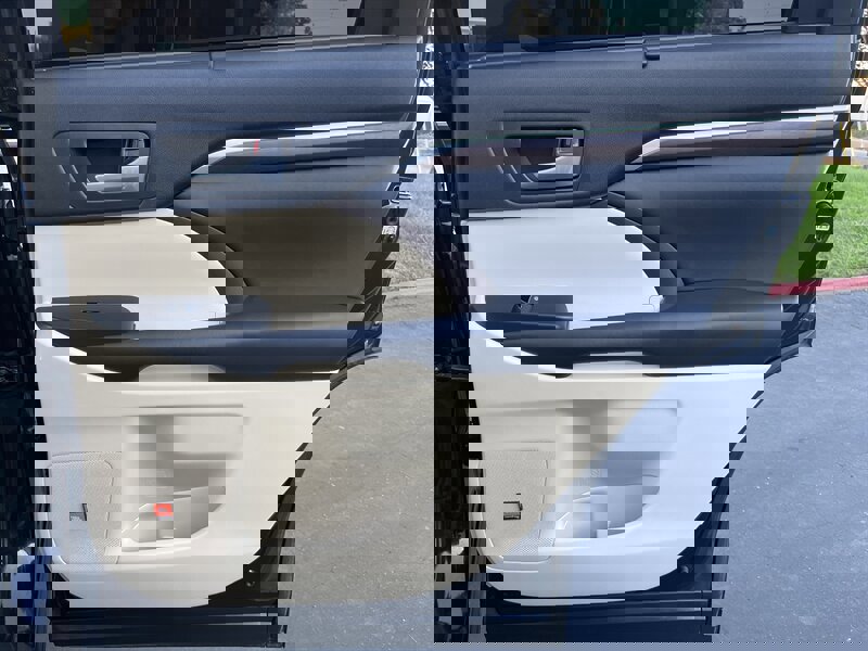 Used 2016 Toyota Highlander Limited image 50