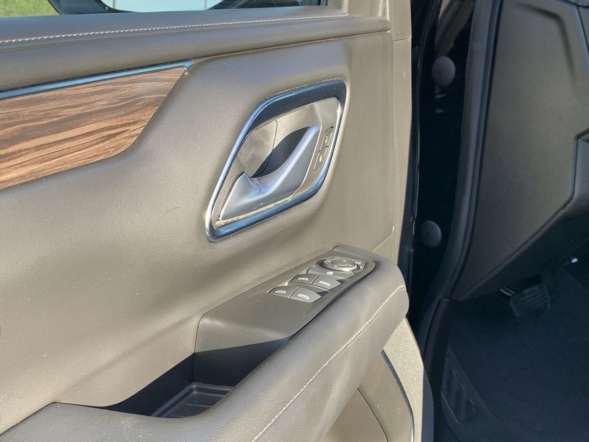 Used 2022 Chevrolet Suburban LS AWD/4WD image 15