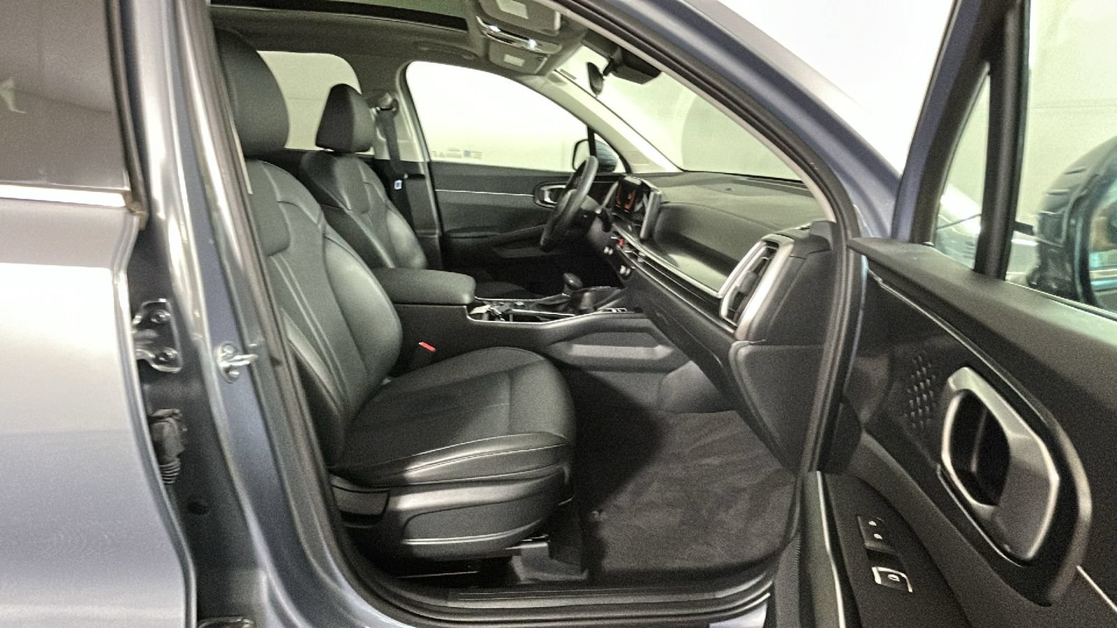 Used 2025 Kia Sorento S w/ Panoramic Sunroof Package FWD image 31