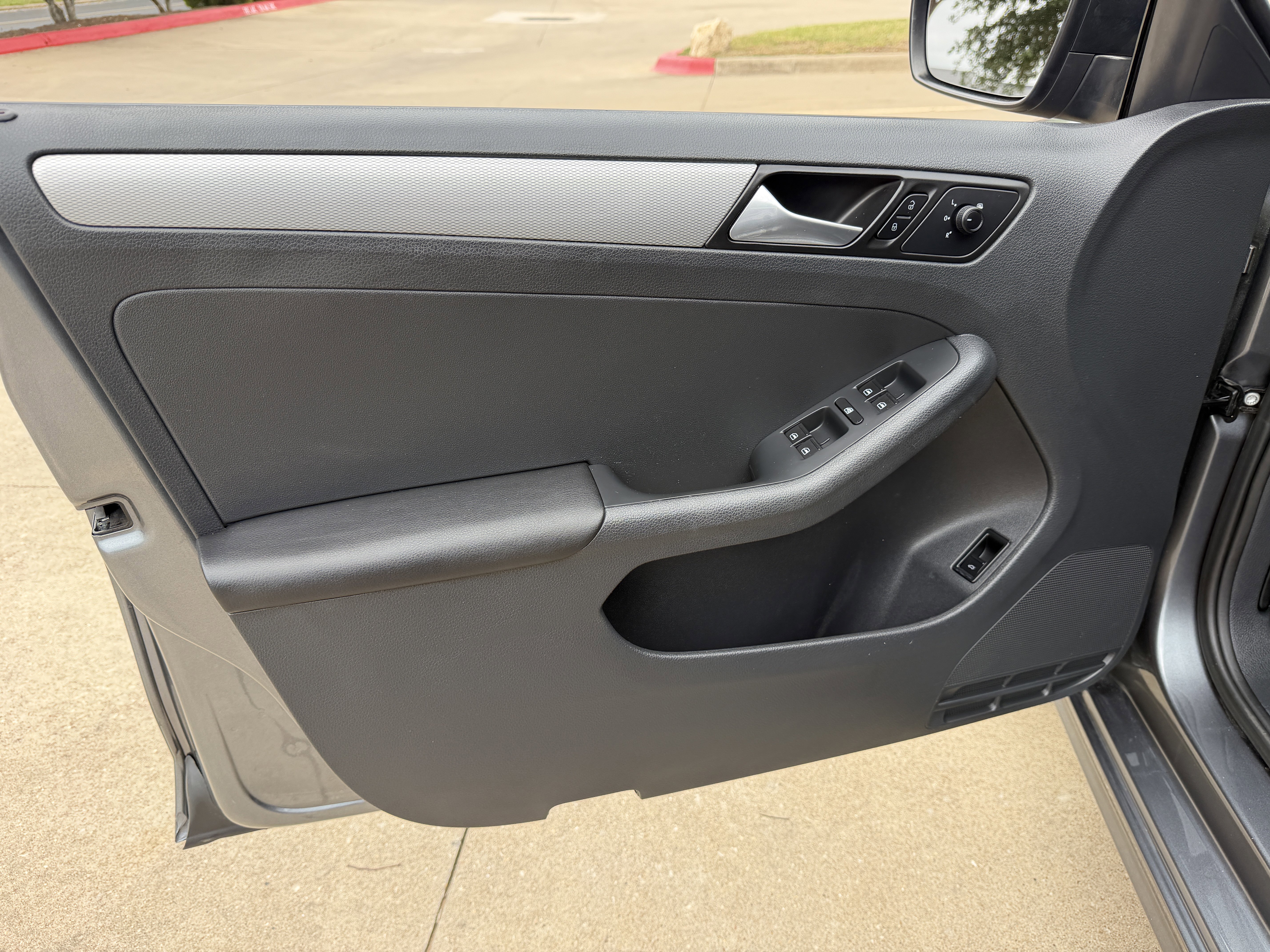 Used 2016 Volkswagen Jetta SE FWD image 20
