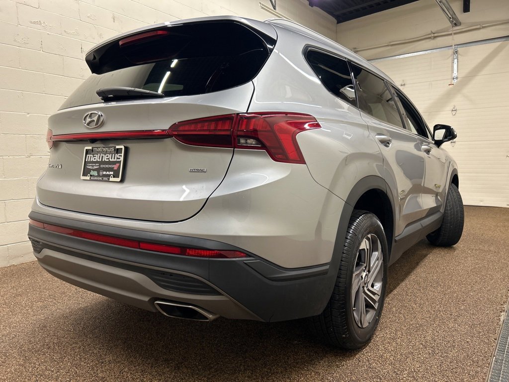 Used 2023 Hyundai Santa Fe SEL image 2