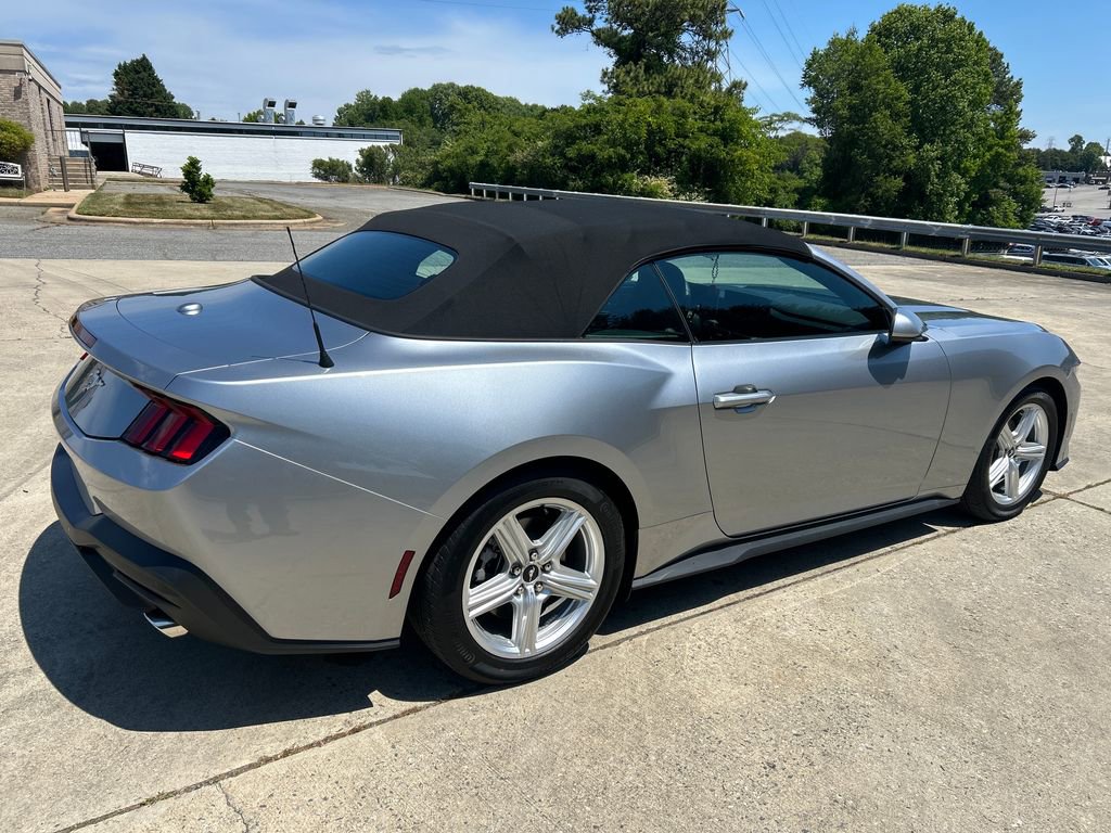 Used 2026 Ford Mustang Convertible RWD image 6