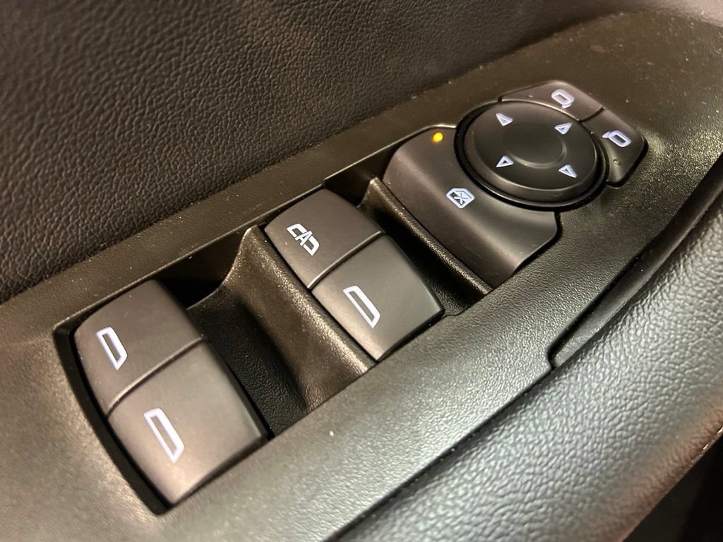 Used 2025 Chevrolet Blazer LT FWD image 5