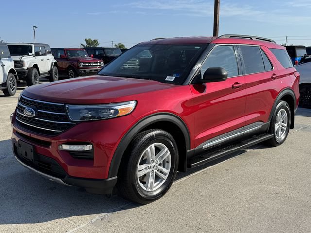 Used 2024 Ford Explorer XLT w/ Equipment Group 202A AWD/4WD image 12