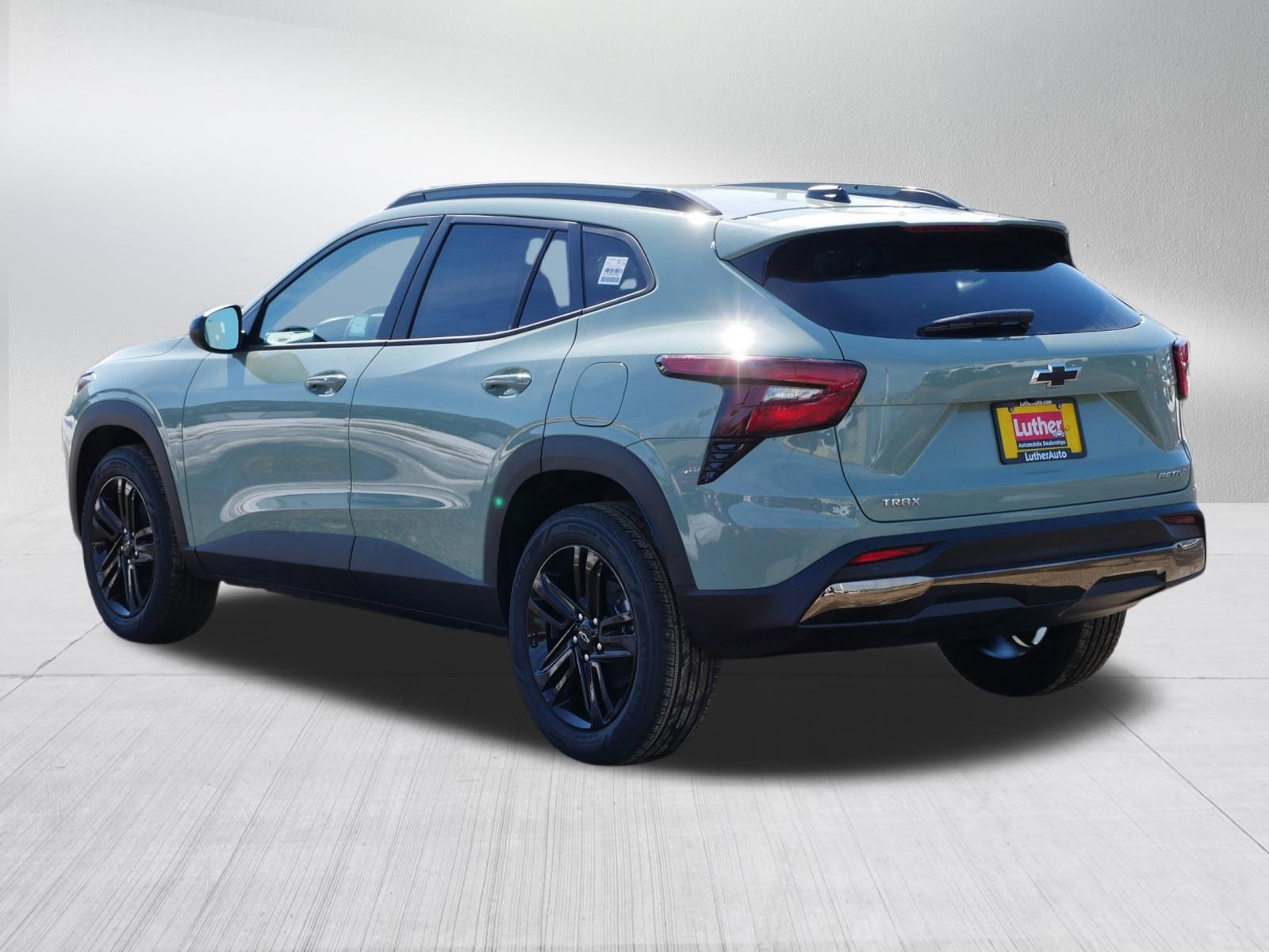 New 2026 Chevrolet Trax ACTIV w/ Sunroof Package FWD image 3