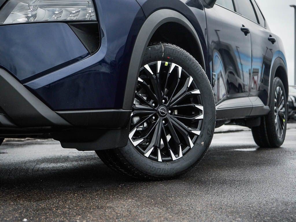 New 2026 Nissan Rogue Dark Armor AWD/4WD image 6