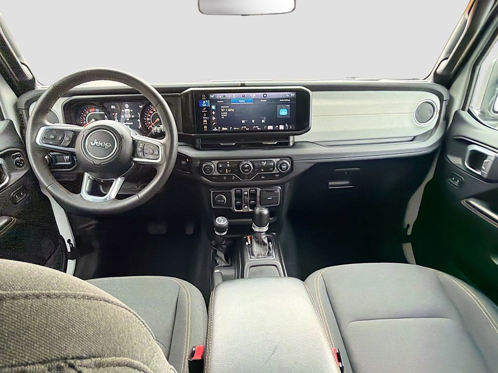 Used 2024 Jeep Wrangler Sahara image 15