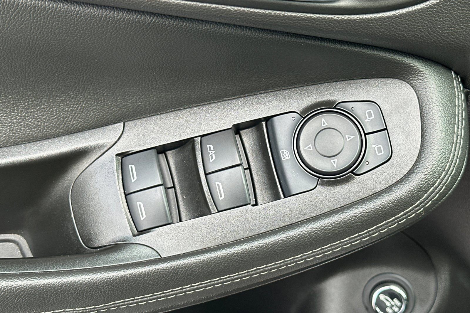 Certified 2023 Buick Encore GX Select w/ Sport Touring Package image 12