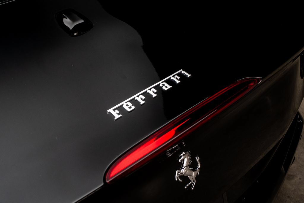Used 2019 Ferrari Portofino RWD image 15