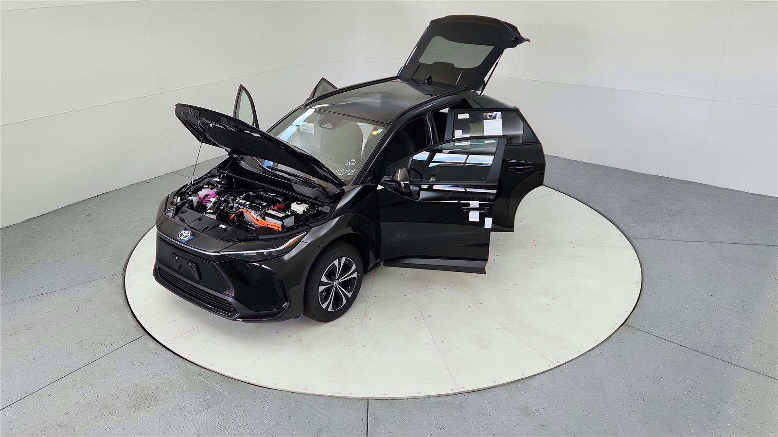 Used 2023 Toyota bZ4X XLE image 23