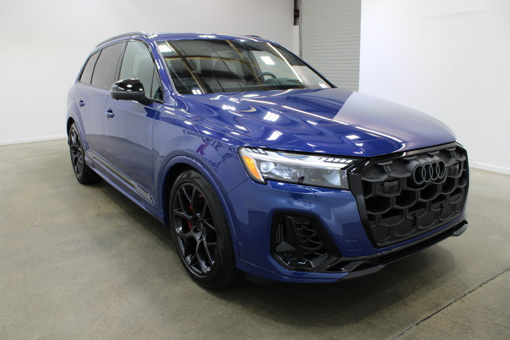 Used 2025 Audi SQ7 Prestige AWD/4WD image 6