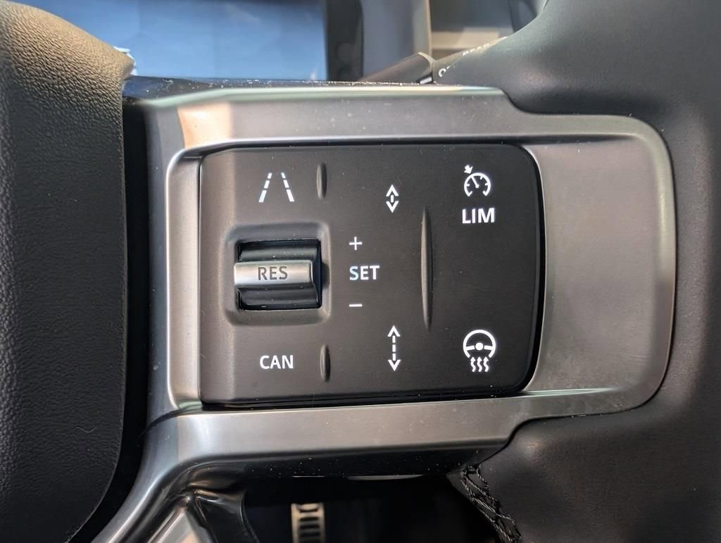 New 2026 Land Rover Discovery Limited Edition image 18