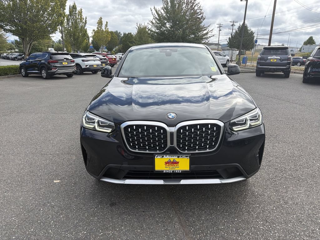 Used 2023 BMW X4 xDrive30i AWD/4WD image 4