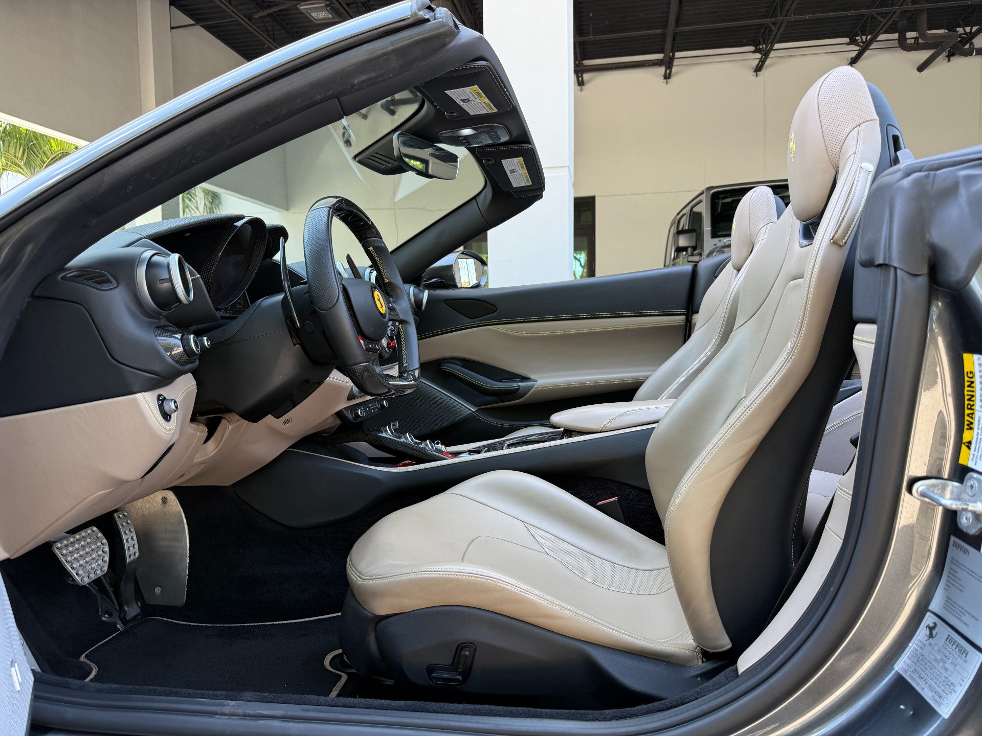 Used 2019 Ferrari Portofino RWD image 29
