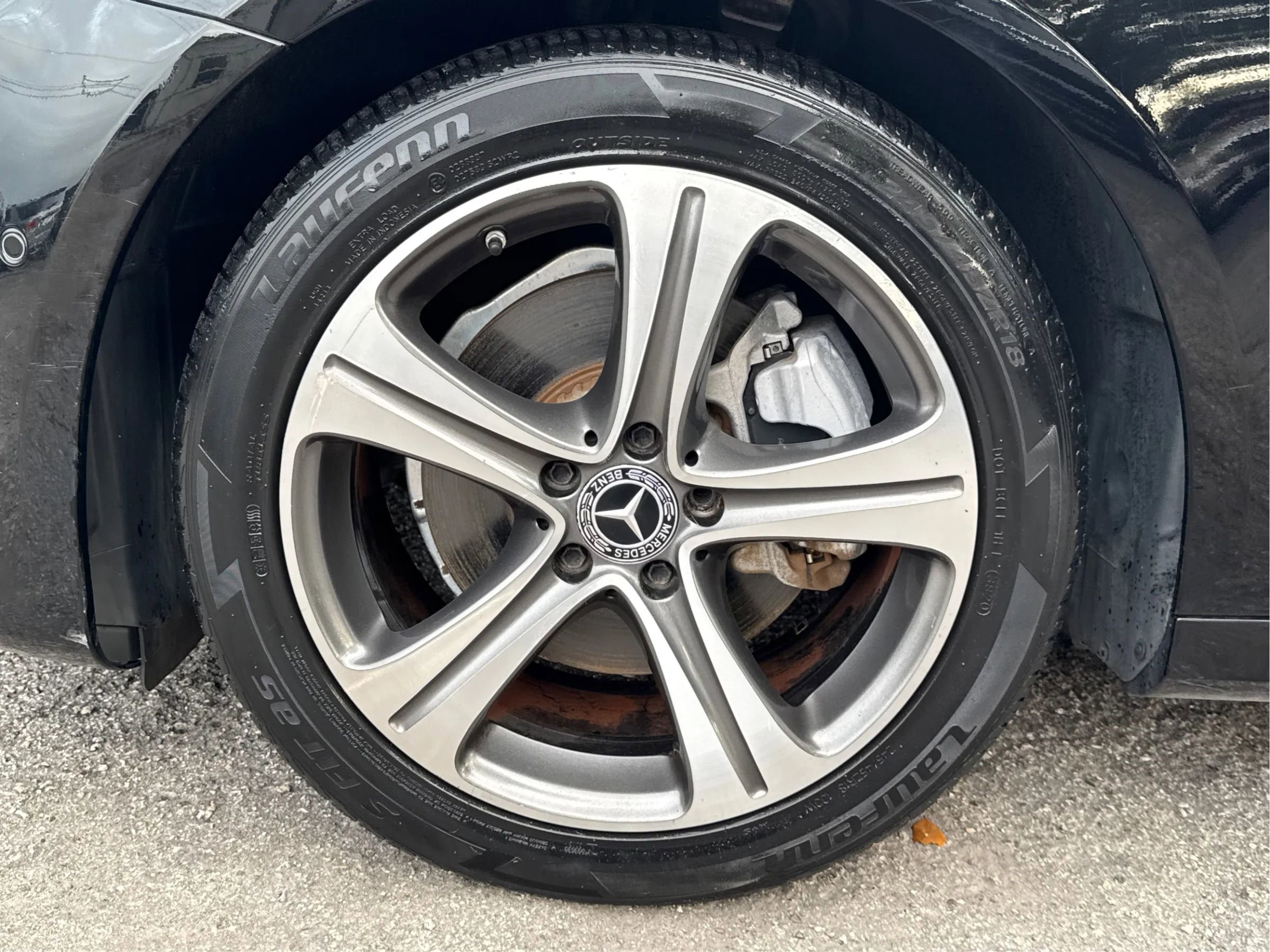 Used 2018 Mercedes-Benz E 300 4MATIC w/ Premium 1 Package image 10