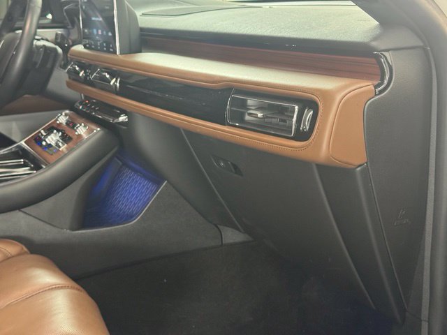 Used 2023 Lincoln Aviator Reserve w/ Equipment Group 201A AWD/4WD image 22