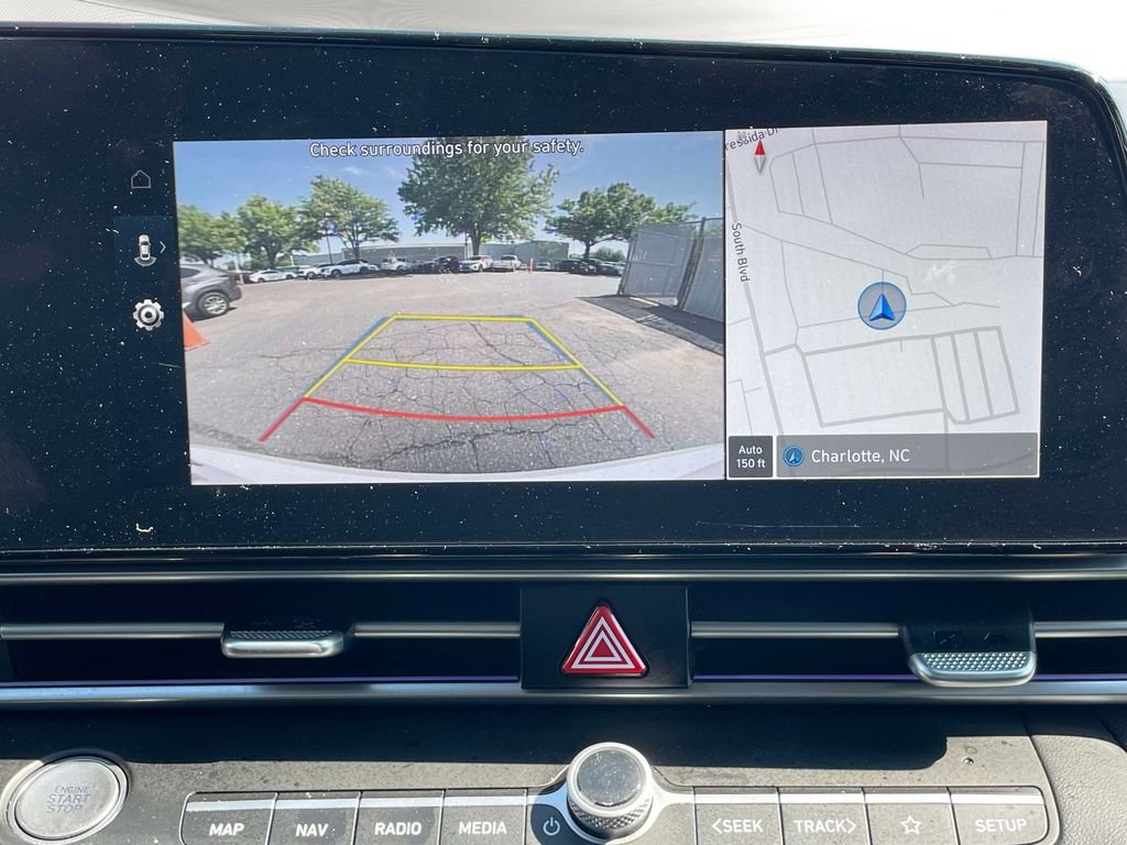 Used 2024 Hyundai Elantra SEL FWD image 28
