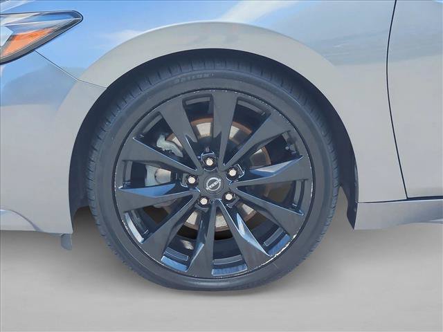 Used 2023 Nissan Maxima SR w/ Sport Mat Group FWD image 25