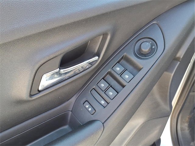 Used 2019 Chevrolet Trax LS w/ Tint and Cruise Package image 13