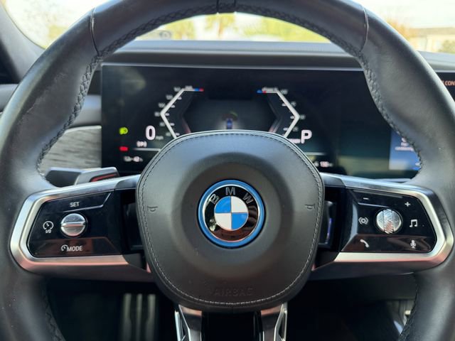 Certified 2024 BMW i7 xDrive60 w/ Premium Package image 27