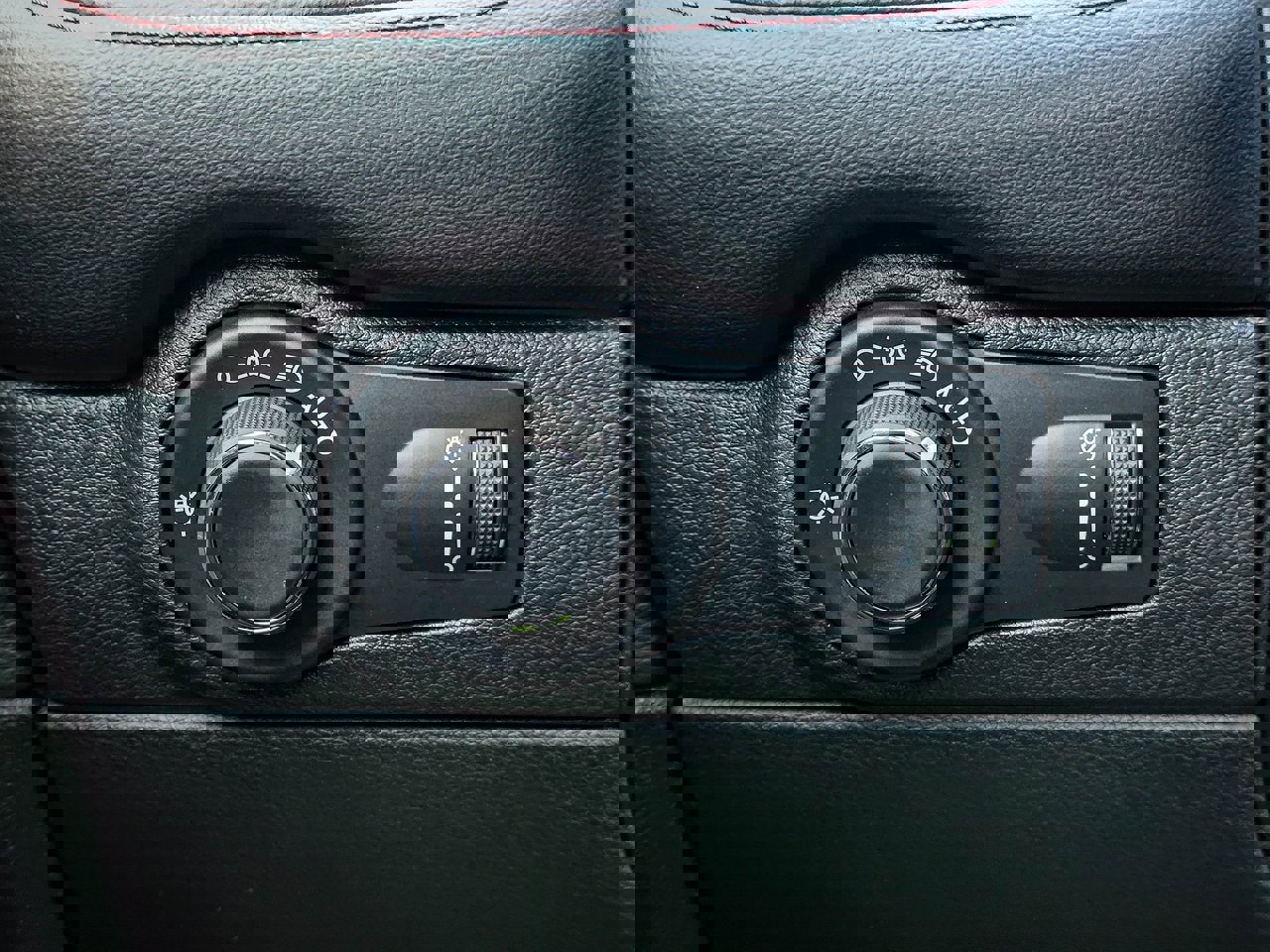 Used 2025 Dodge Durango R/T image 27