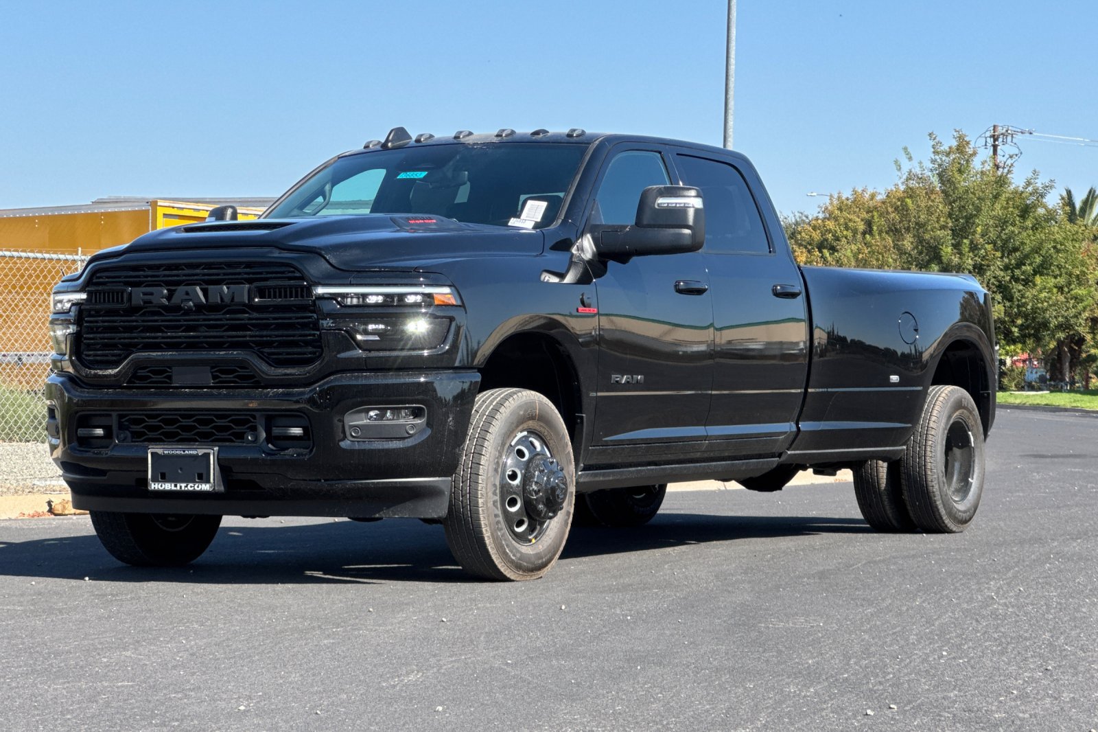 New 2027 RAM 3500 Laramie AWD/4WD image 7