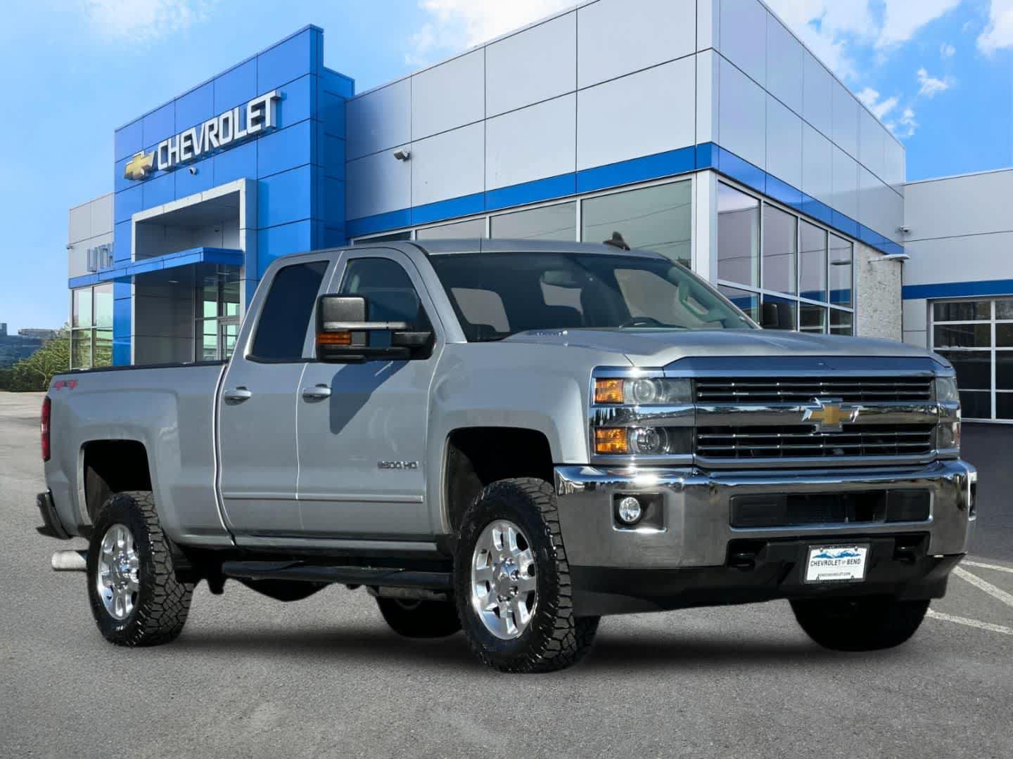 Used 2015 Chevrolet Silverado 2500 LT w/ LT Convenience Package AWD/4WD image 9