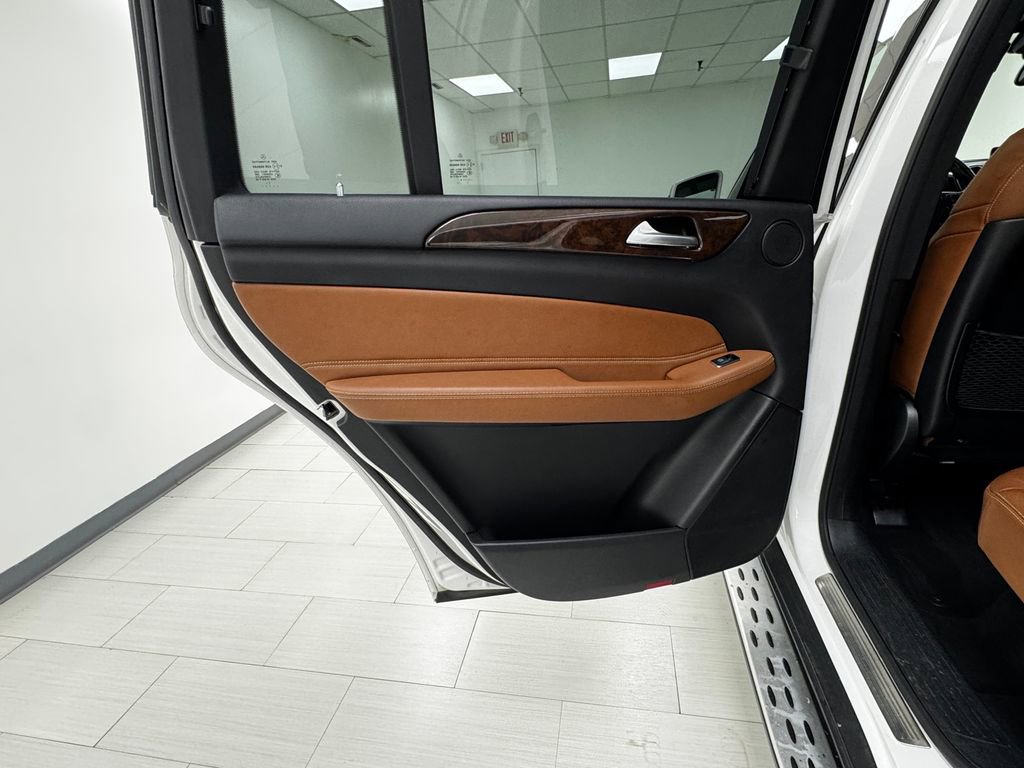 Used 2018 Mercedes-Benz GLS 450 4MATIC image 11