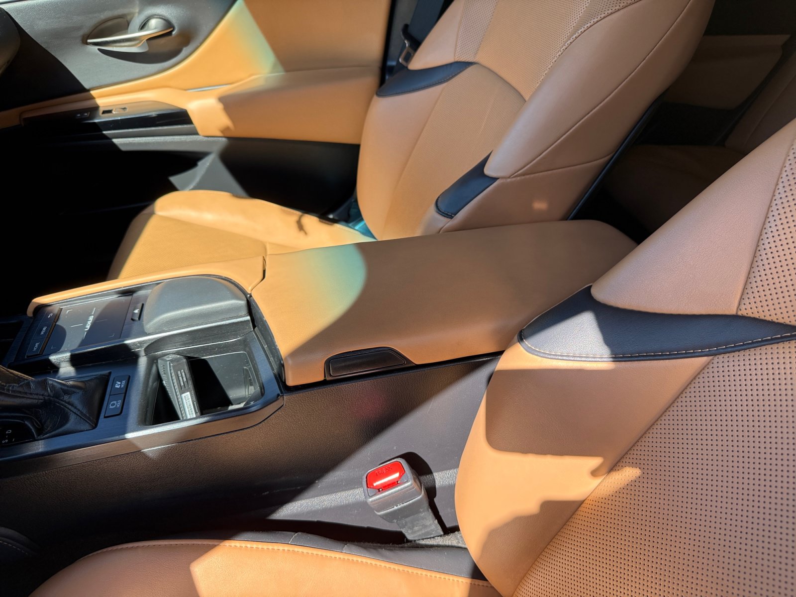 Used 2022 Lexus ES 300h w/ Premium Package FWD image 14