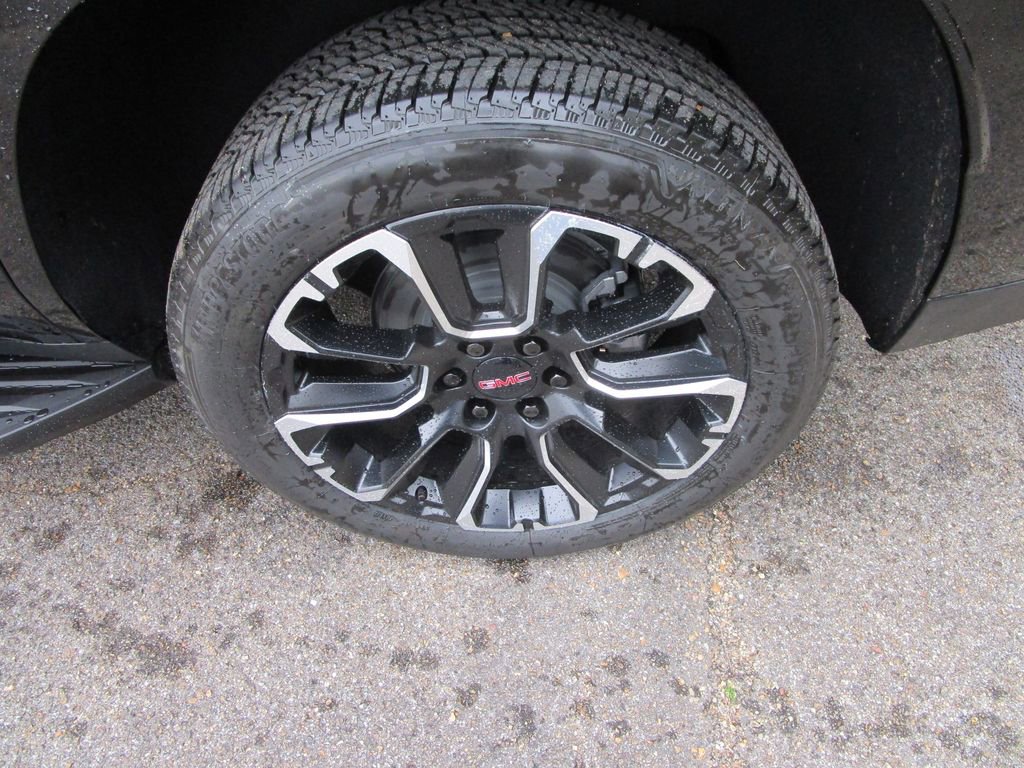 New 2026 GMC Yukon Elevation image 14