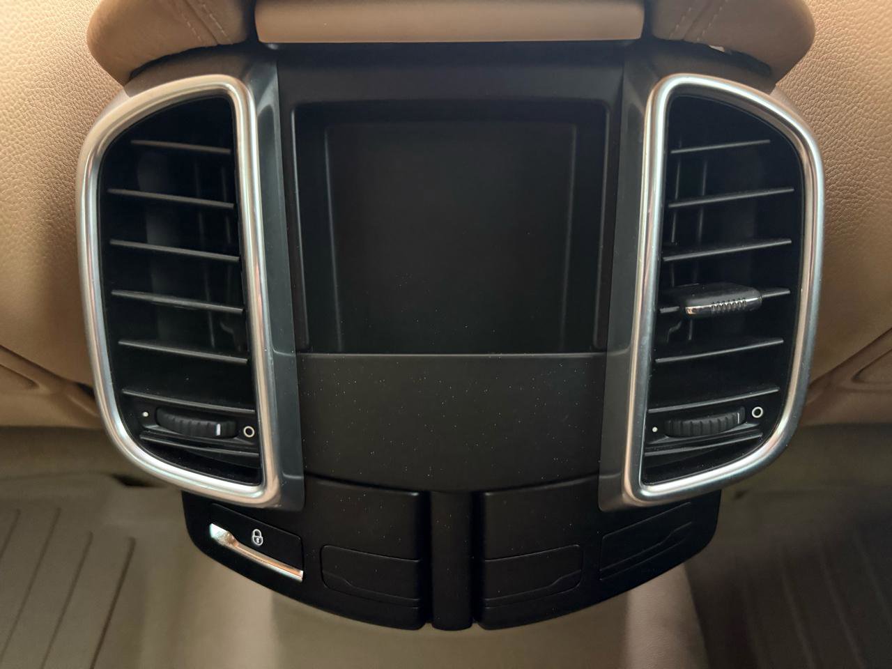 Used 2012 Porsche Cayenne image 31