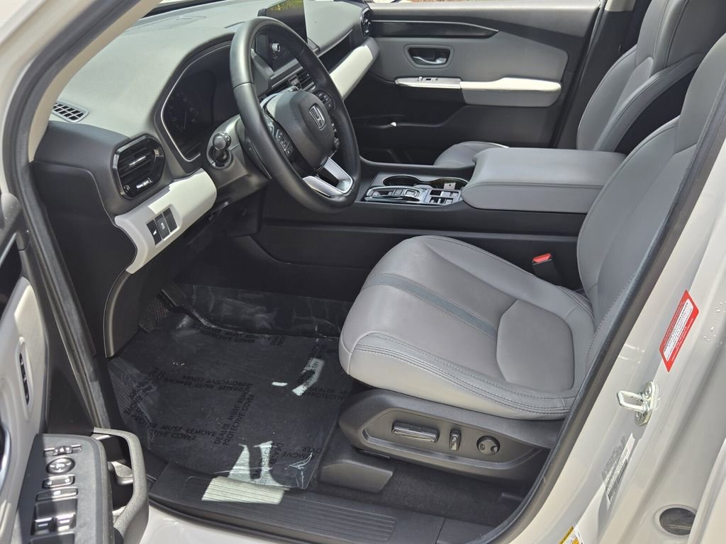 Certified 2025 Honda Pilot EX-L image 10