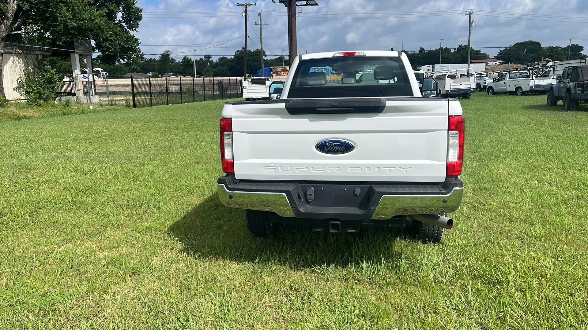 Used 2017 Ford F250 XL w/ Power Equipment Group AWD/4WD image 3