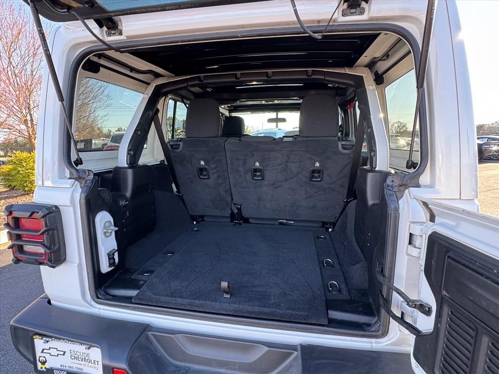 Used 2021 Jeep Wrangler Unlimited Sahara image 10