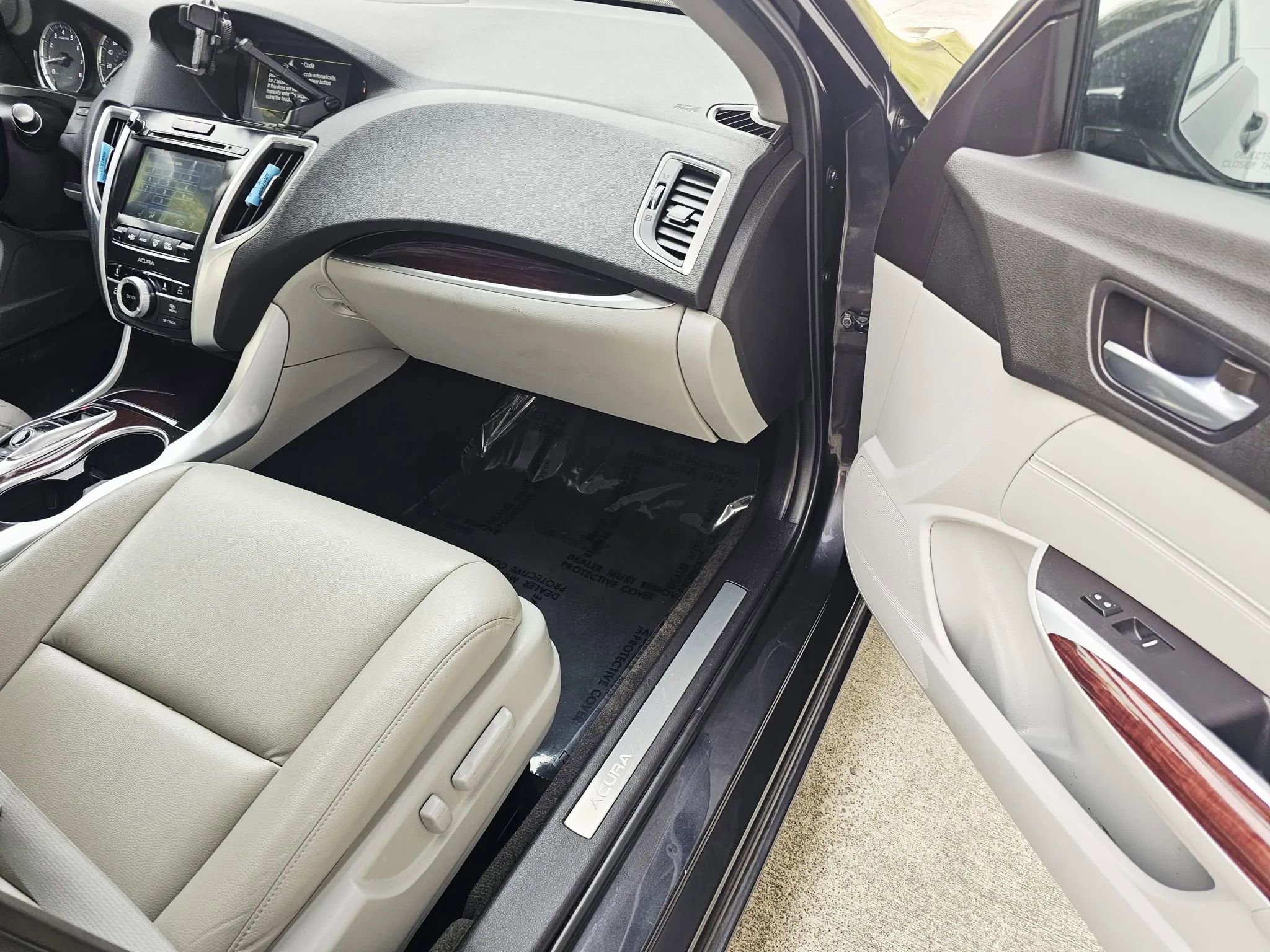Used 2015 Acura TLX V6 image 11