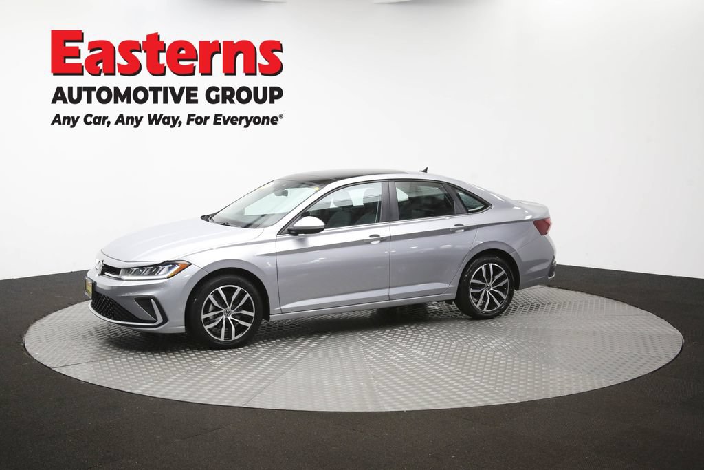 Used 2025 Volkswagen Jetta SE FWD image 56