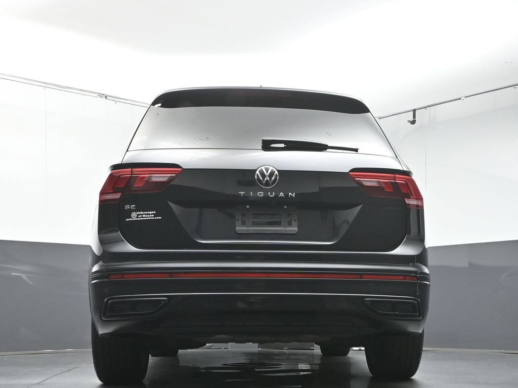 Used 2023 Volkswagen Tiguan SE R-Line FWD image 36