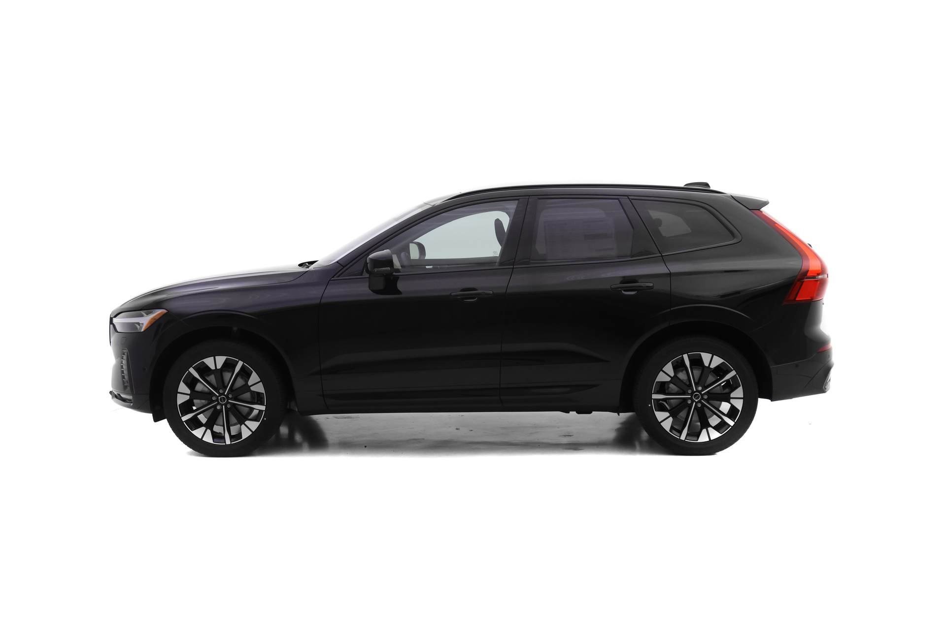 New 2026 Volvo XC60 B5 Plus w/ Protection Package Premier image 3